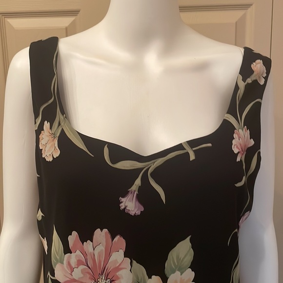 Two piece flower dress and jacket - Picture 6 of 10